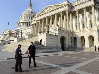 Конгресс США закрыли после самоубийства