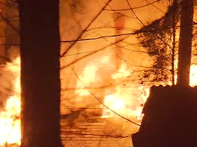 Крупный пожар произошел на складе промтоваров в Хабаровске