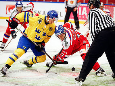 Хоккеисты Швеции победили хозяев чемпионата мира по буллитам