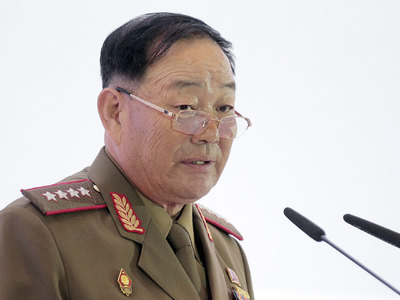 Уснувшего министра обороны КНДР расстреляли из пушки