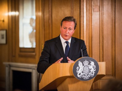 Кэмерон: Британия разберется с нелегальной миграцией