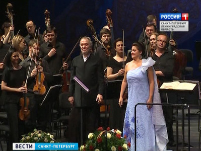 Оперная дива Анна Нетребко выступила на фестивале "Звезды белых ночей" в Мариинском