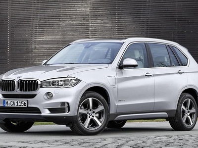 BMW начнет продавать в России гибридные модели
