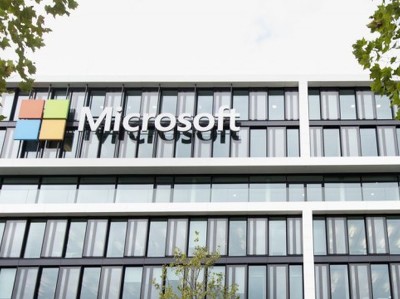 Microsoft поднимает цены для британских компаний