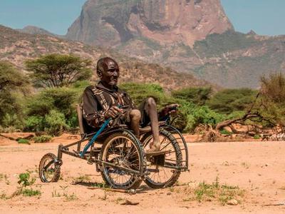 Новое инвалидное кресло SafariSeat поможет передвигаться по любой местности