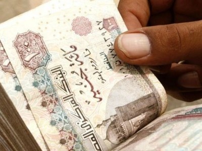 Черный рынок Египта девальвировал фунт