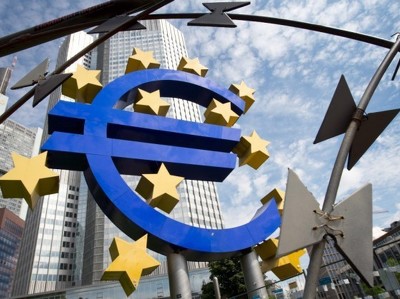 PMI сферы услуг еврозоны вырос меньше прогноза
