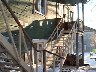 В Хабаровске обрушилась лестница в жилом доме