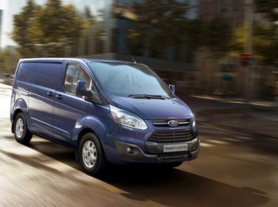 Ford назвал цены на фургон Transit Custom и микроавтобус Tourneo Custom