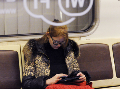 СМИ: в Московском метрополитене могут отключить сотовую связь