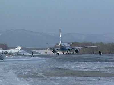 Вторые сутки не работает аэропорт Владивостока из-за обледенения