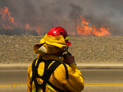 На западном побережье США бушуют лесные пожары