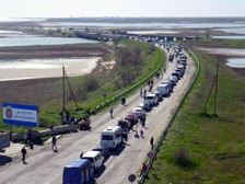 Пробка в Крым: украинцы голосуют за Россию колесами и кошельком