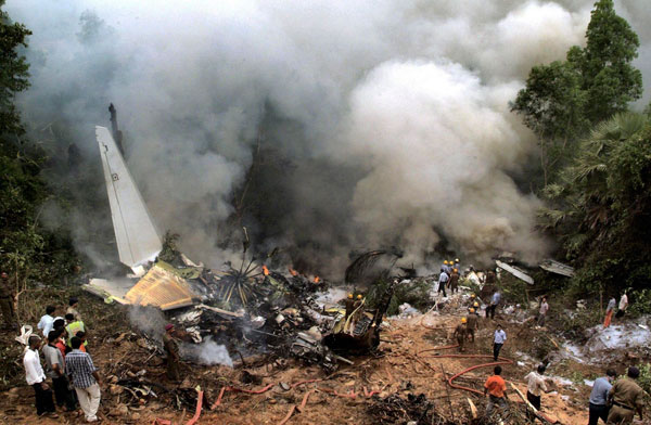 Индия. Авиакатастрофа лайнера Боинг 737-800 (АР) 12